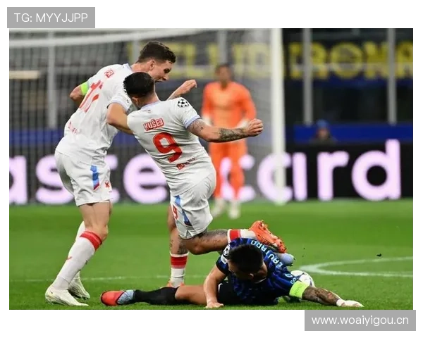 国际米兰进攻过度依赖单一手段,进球集中暴露战术隐患,稳定性面临考验