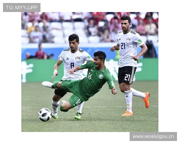 琼阿梅尼 vs 费尔南迪尼奥:防守经验与实战表现对比 琼阿梅尼 vs 费尔南迪尼奥:防守经验与实战表现对比