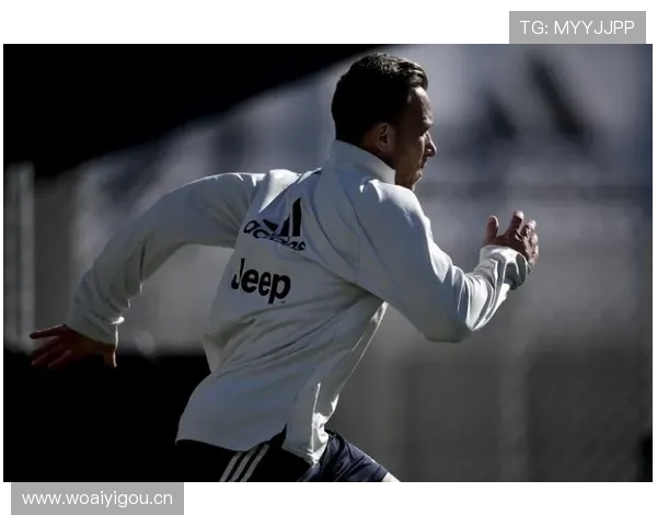 迪巴拉的小范围摆脱与控球技术解析