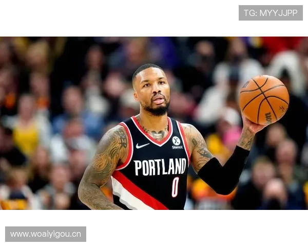 达米安·利拉德合同上那几个零看着刺眼，周末却蹲在巷口小馆点了一碗家常面——反差太带劲